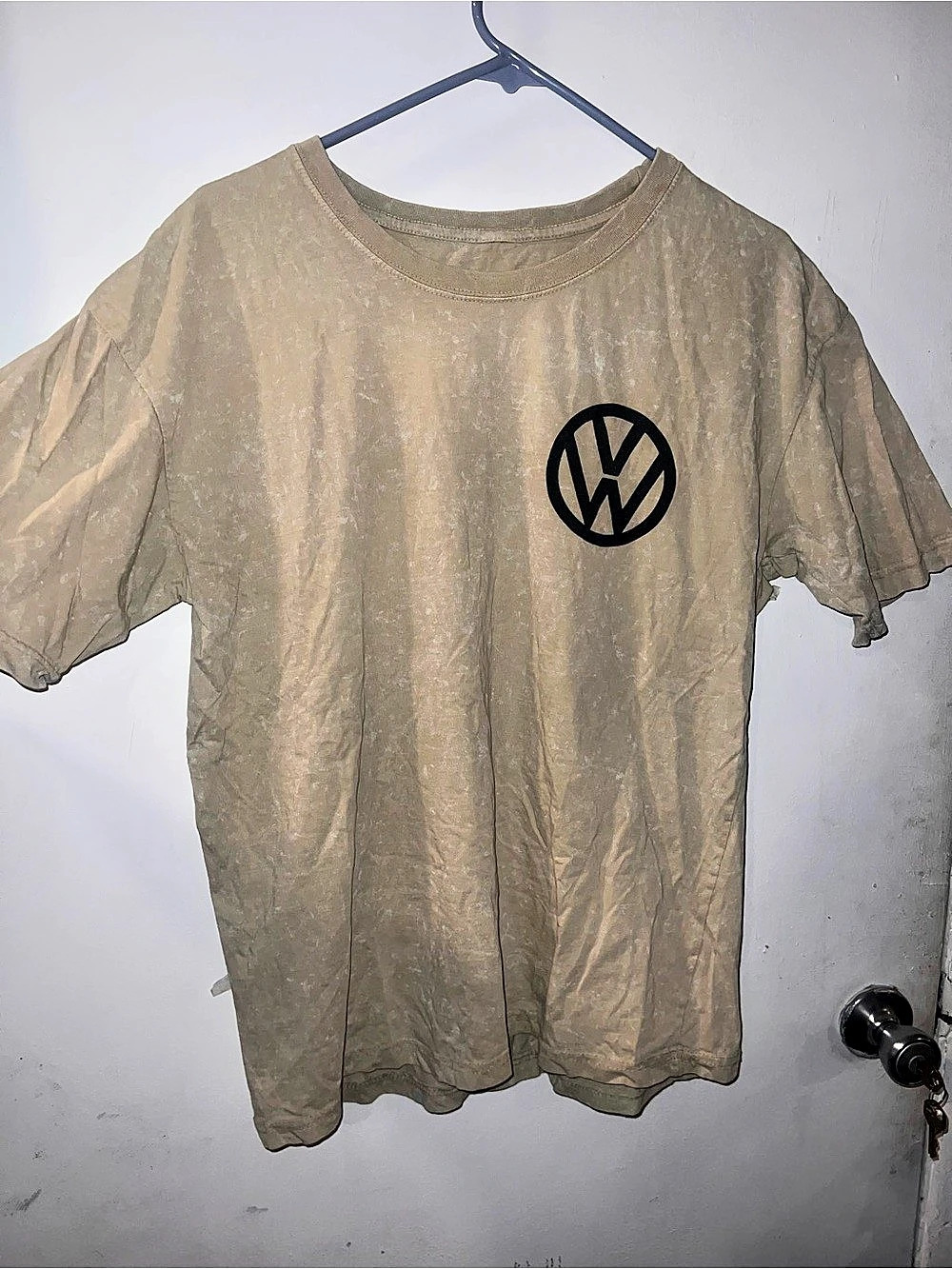 Volkswagen Bus Van Graphic Tee Short Sleeve 21 Window Acid Wash Large sand color